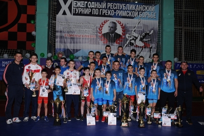 Все победители и призеры юношеского борцовского турнира памяти Ильи Егудина в Красногвардейском районе