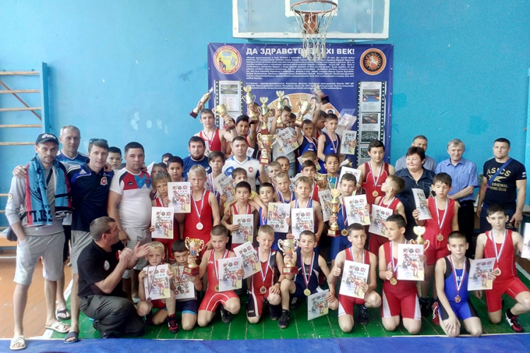 Все победители и призеры юношеского борцовского турнира в Угловом Бахчисарайского района