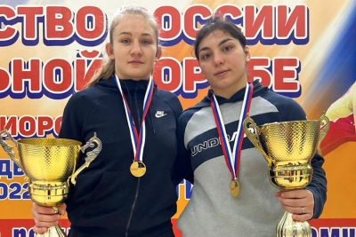 У сборной Крыма два «золота» на первенстве России по женской борьбе среди юниорок до 21 года