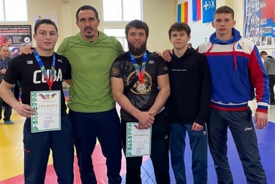 У крымских борцов-классиков – четыре медали на первенстве ЮФО среди юниоров до 24 лет