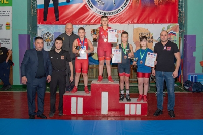 Все победители и призеры юношеского борцовского турнира в Красногвардейском районе