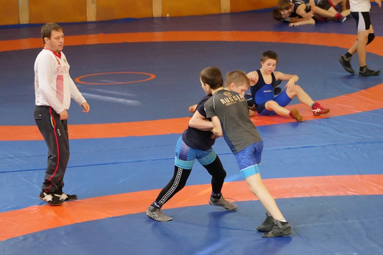 В Алуште тренируется юношеская сборная России по греко-римской борьбе