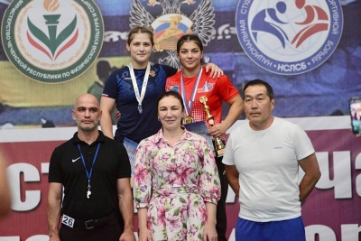 У представительниц Крыма – два «золота» на соревнованиях по женской борьбе на летней Универсиаде