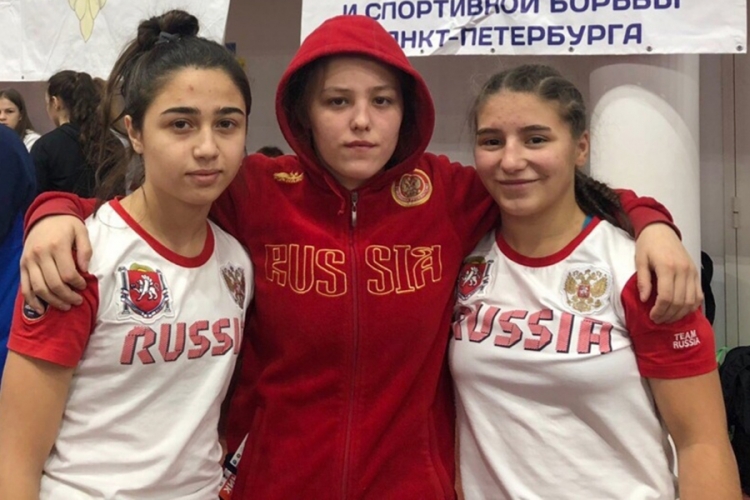 Крымские девушки завоевали две «бронзы» на представительном турнире по женской борьбе в Санкт-Петербурге