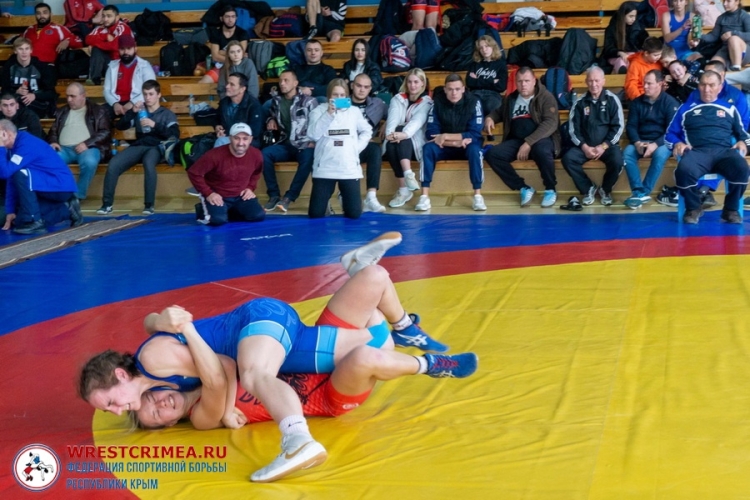 Чемпионат Крыма по женской борьбе