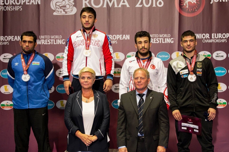 Симферополец Азамат Закуев – победитель юниорского первенства Европы по вольной борьбе!