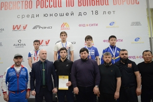 Ислам Кажаров – серебряный призер первенства России по вольной борьбе среди юношей до 18 лет