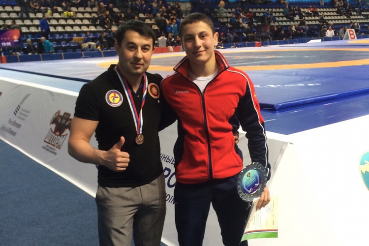 Ридван Османов выиграл «бронзу» юношеского первенства России по греко-римской борьбе