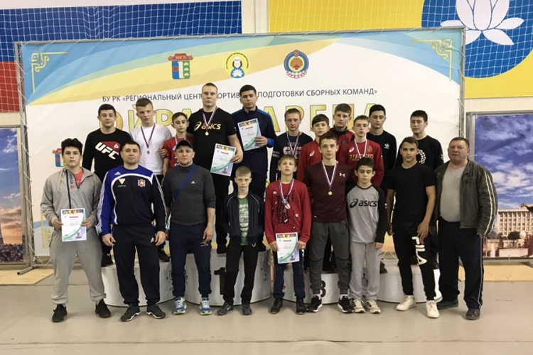 Есть 14 медалей на первенстве ЮФО по греко-римской борьбе среди юношей до 16 лет!