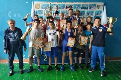 В Бахчисарайском районе прошел борцовский турнир памяти Николая Гунько