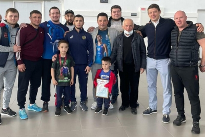 Новоиспеченный чемпион Европы по греко-римской борьбе Эмин Сефершаев вернулся в Симферополь