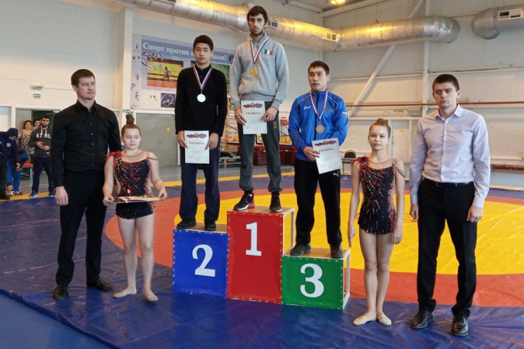 Алуштинский борец-классик Марат Дарбинян – победитель первенства ЮФО среди юниоров до 24 лет!