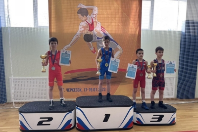 Семь медалей завоевали юные крымские борцы-классики на турнире в Карачаево-Черкесии