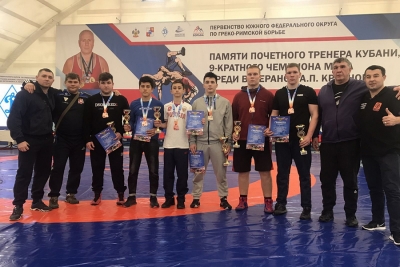 У крымских юношей – шесть медалей на первенстве ЮФО по греко-римской борьбе в Сочи!