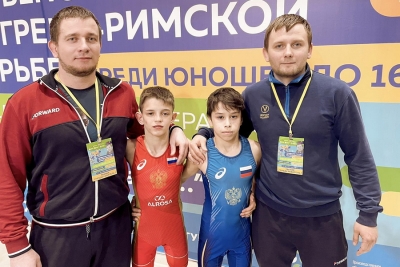 Четыре медали завоевали крымские борцы-классики на первенстве России среди юношей до 16 лет
