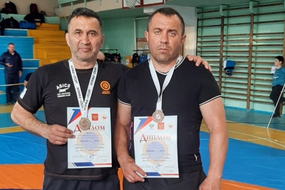 У крымских борцов-ветеранов – две «бронзы» на чемпионате России в Ессентуках