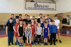 Эмин Сефершаев провел мастер-класс для борцов-динамовцев Симферополя