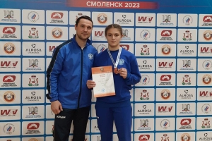 Назифе Рамазанова – бронзовый призер первенства России по женской борьбе среди девушек до 16 лет