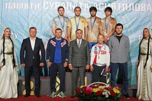 Воспитанник крымской школы борьбы завоевал «серебро» на международном турнире в Дагестане
