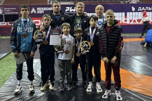 У юных крымских борцов – пять медалей на вторых соревнованиях «Школьной Лиги Поддубного»