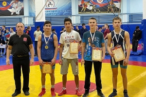 Все победители и призеры первенства Крыма по греко-римской борьбе среди юношей до 18 лет
