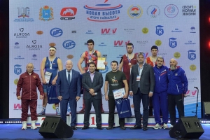 Эльдар Эмиров – победитель первенства России по греко-римской борьбе среди юношей до 18 лет