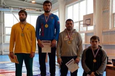 Сборная Крыма завоевала три медали на чемпионате ЮФО по греко-римской борьбе