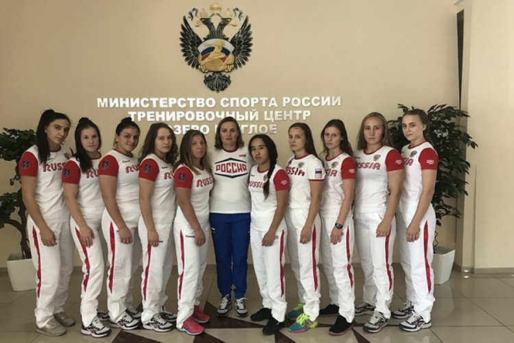 Вероника Гурская из Симферополя едет на юниорское первенство мира по женской борьбе
