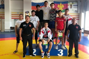 Юные крымские борцы-классики завоевали пять медалей на Всероссийском турнире в Краснодаре