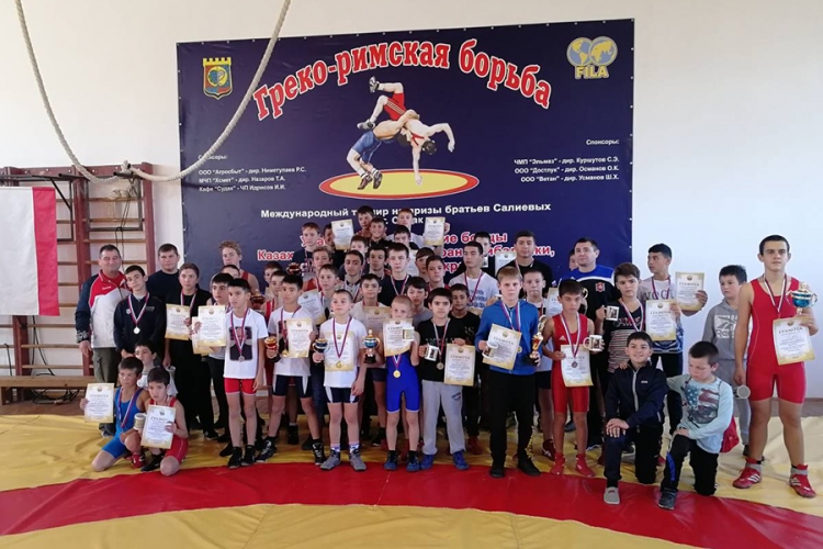 Все победители и призеры юношеского борцовского турнира в Судаке