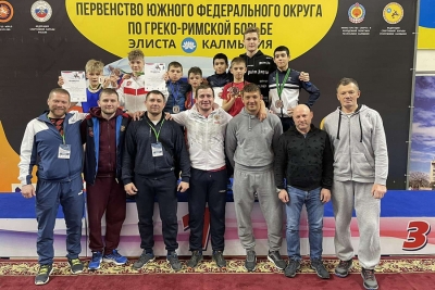 Юные крымские борцы-классики завоевали 11 медалей на первенстве ЮФО в Элисте