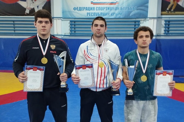 В Алуште определились чемпионы Крыма по вольной борьбе