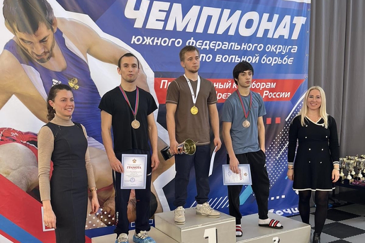 Крымские борцы-вольники завоевали шесть медалей на чемпионате ЮФО в Сочи