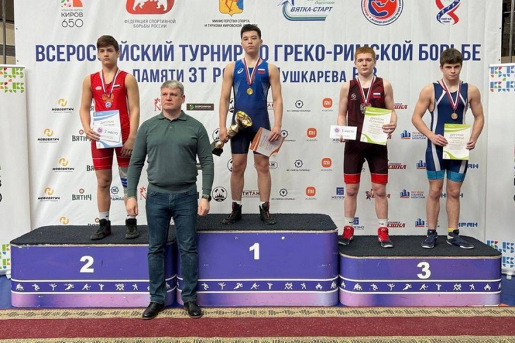 У юных крымских борцов-классиков две медали на Всероссийском турнире в Кирове