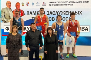 У сборной Крыма – три медали на первенстве ЮФО по греко-римской борьбе среди юниоров до 21 года