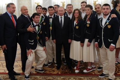 Владимир Путин и борцы - самый популярный снимок агентства &quot;Р-Спорт&quot; в 2016 году